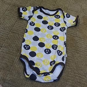 Gaia & Ko brown/yellow/grey/white onesie